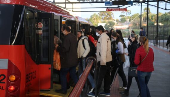 Empresas de ônibus rebatem crítica de serem os ‘vilões’ no aumento de casos de covid-19